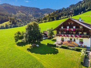 20230906_PrechtlhofAussenDrohne_032-Pano_klein