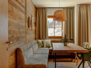 Apartment_friends_and_family