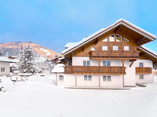 Haus Meneweger-Außenansicht im Winter