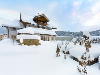 Haus Meneweger-Außenansicht im Winter