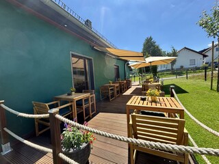 Garten und Terrasse der Pension