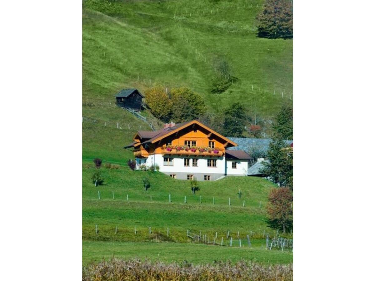 appartement_praeau_gut_dorfgastein_haus_sommer (1)