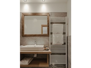 _77A2545