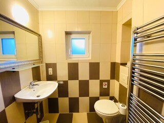 Landhaus-Angerhof-apt-BBE-bathroom