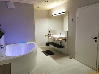 Bad mit Whirpool