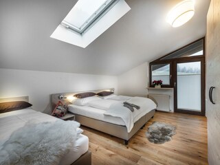 Schlafzimmer 3-bettig