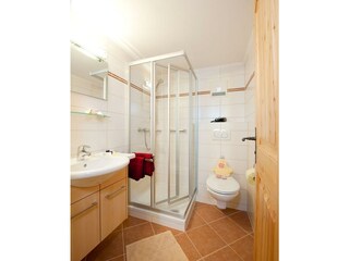 Zittrauerhof-Bad-Hofgastein-Zirbenzimmer-Bad