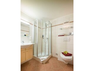 Zittrauerhof-Badezimmer-neu-renoviert