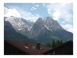 Blick zum Zugspitzmassiv