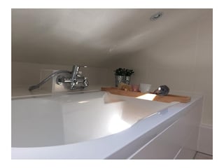 Badezimmer mit Wanne