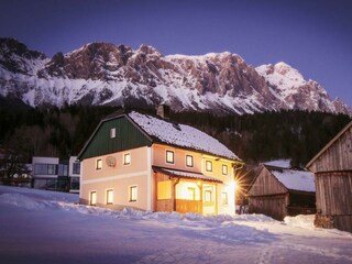 Haus am Abend (5)