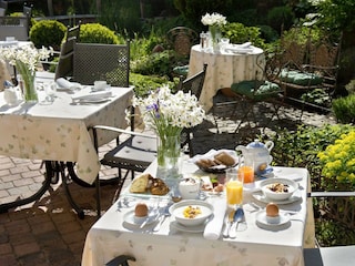 sonnenterrasse_schloss-thannegg_DSC8638b_neu