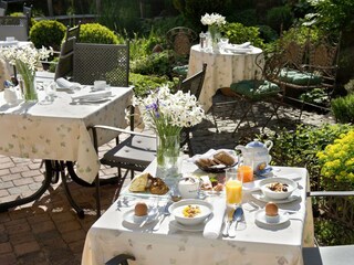 sonnenterrasse_schloss-thannegg_DSC8638b_neu