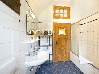 badezimmer_ferienwohnung_vogt_schloss-thannegg_DSC