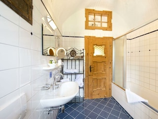 badezimmer_ferienwohnung_vogt_schloss-thannegg_DSC