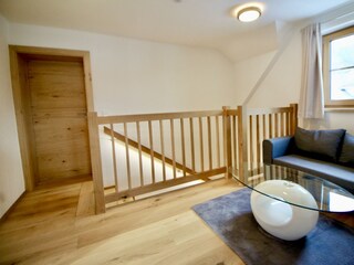 Chalet Mama, Vorhaus OG, Couch