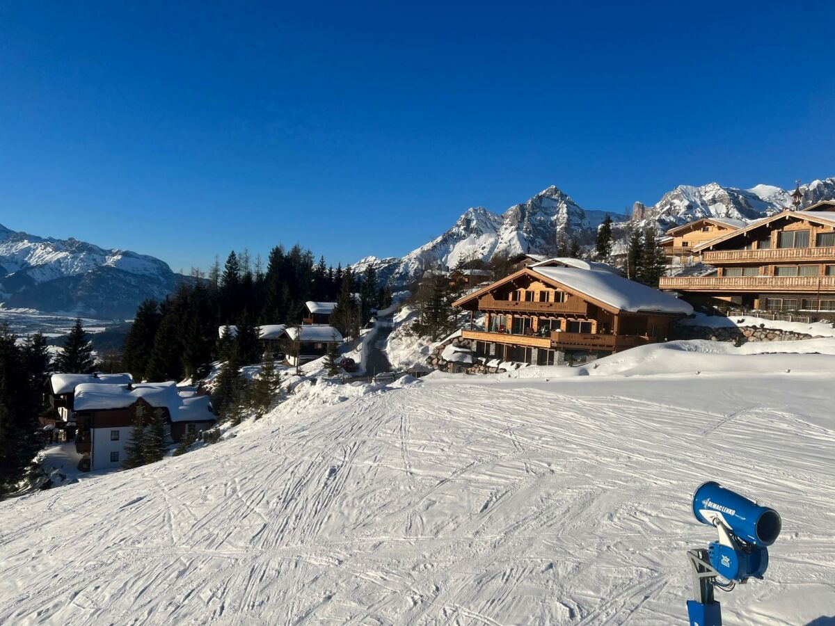 Hauslage direkt an Piste