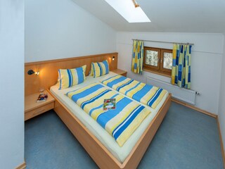 Schlafzimmer 2