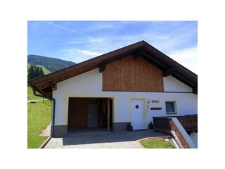 Eingang mit  Garage
