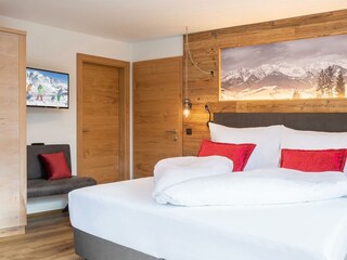 Struber_Granat_0002_pixal_WEB