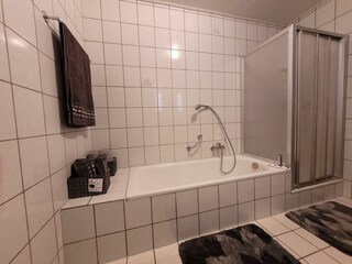 Badewanne - Dusche