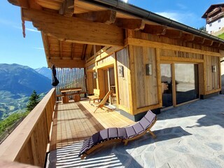 Terrasse mit Relaxliegen