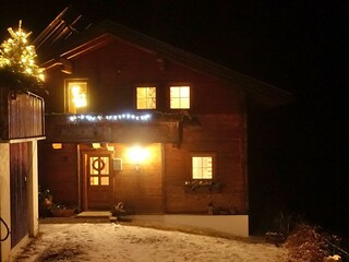Zu Weihnachten wird unser Haus festlich dekoriert