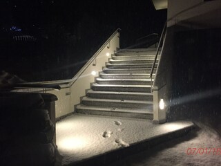 Hausaufgang mit Schnee 2016 01