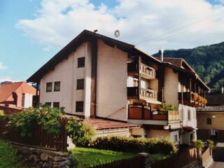 52CA8805-C122-4240-B0EF-6C59A1ABEDA6