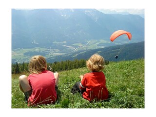 Adrian und Lenni Emberger Alm