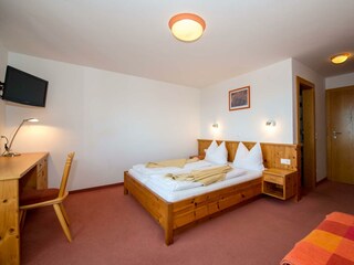 Zirbenholz-Zimmer mit Südbalkon