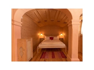 Zimmer 13, Doppelbett