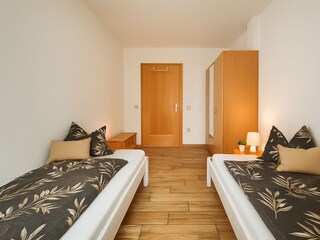 5650EFE7-64BF-48B5-AB99-AB10EC64C6A7