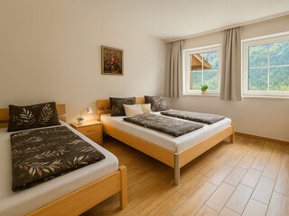 E1F7F8F3-EF40-47E2-8780-D64270A61814