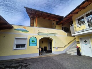 1e0a6b6a-0659-48a9-8c13-f258225b2966