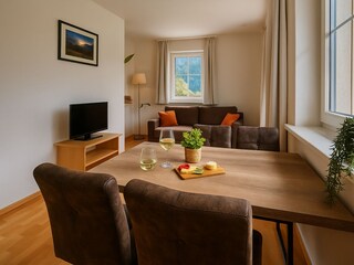 D4EDBDEB-2EFD-493E-AAA3-B9852738A3D9