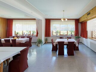 Gasthof-Taurer-Dining-Room(1)