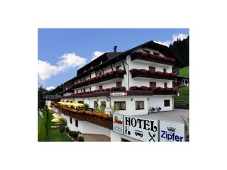 Süd-Ostansicht Hotel Sunshine