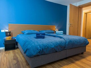 PSB_MEDIA_24