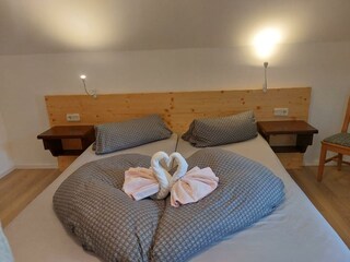 1c277f76-f22d-4006-97ec-7ffc4825e7a5-1