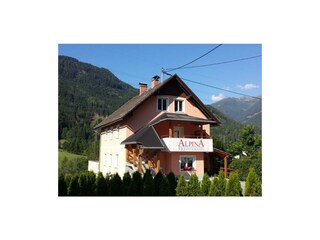 Alpina Appartements im Sommer