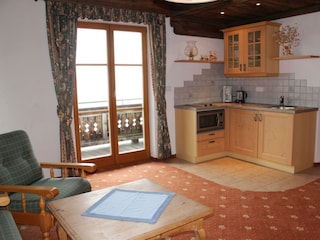Kochnische und Balkon