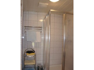 App.3 - Badezimmer mit Dusche