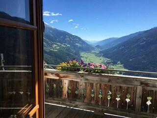 Aussicht vom Balkon übers Mölltal