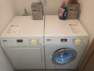Waschmaschine und Trockner