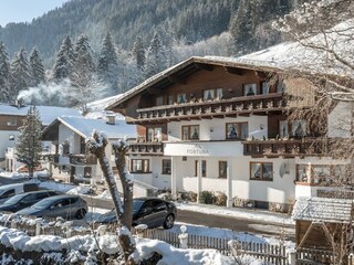 Hotel_Fortuna_Winter_Aussenaufnahmen_Logo_004