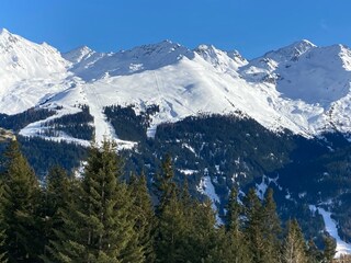 Blick auf das Skigebiet Medrigen