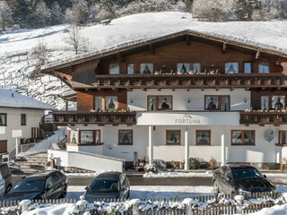 Hotel_Fortuna_Winter_Aussenaufnahmen_Logo_002
