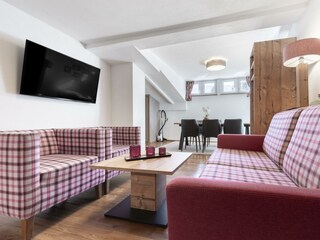 20251015_Zimmer-204_Apartment-5_Balkon_HWM_003