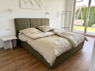 Schlafzimmer 2